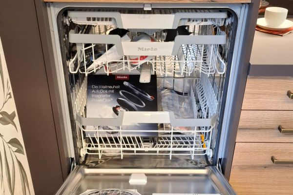 109C87E6B7-AD29-FD6D-CFA0-FF0F37C37DE4.jpg